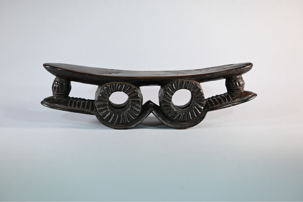 Repose tête ayant appartenu à Jérome L. Loss